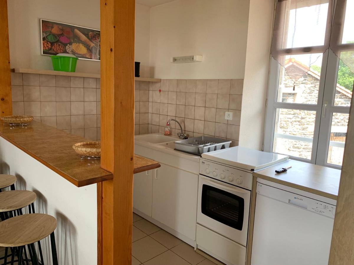 De La Tour Apartment *
