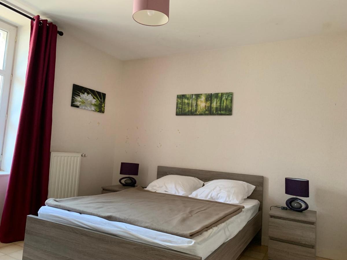 De La Tour Apartment *